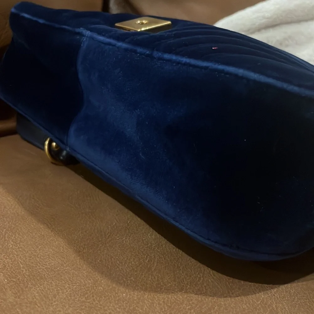 GUCCI | Velvet Matelasse Medium GG Marmont Shoulder Bag Cobalt Blue - Picture 7 of 16
